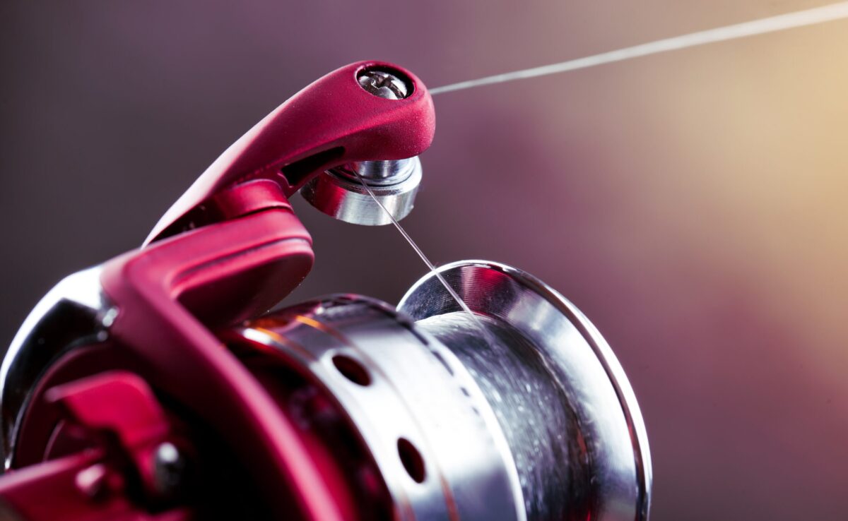 How to Put the Fishing Line On a Closed Face Reel?
