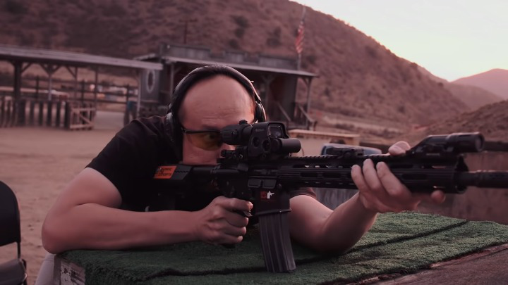 AR15 EOTech EXPS and G33 Magnifier Review 0-25 screenshot